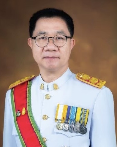 รศ.ดร.สุรพล สุยะพรหม